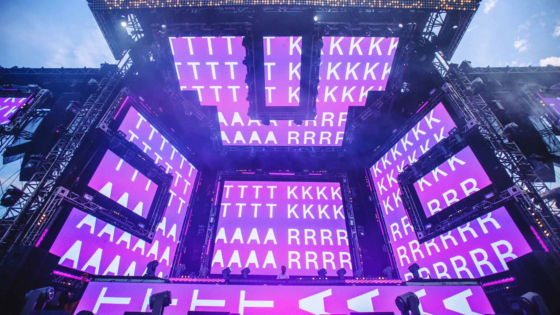 Atrak_LiveVisuals_Visual1_2016